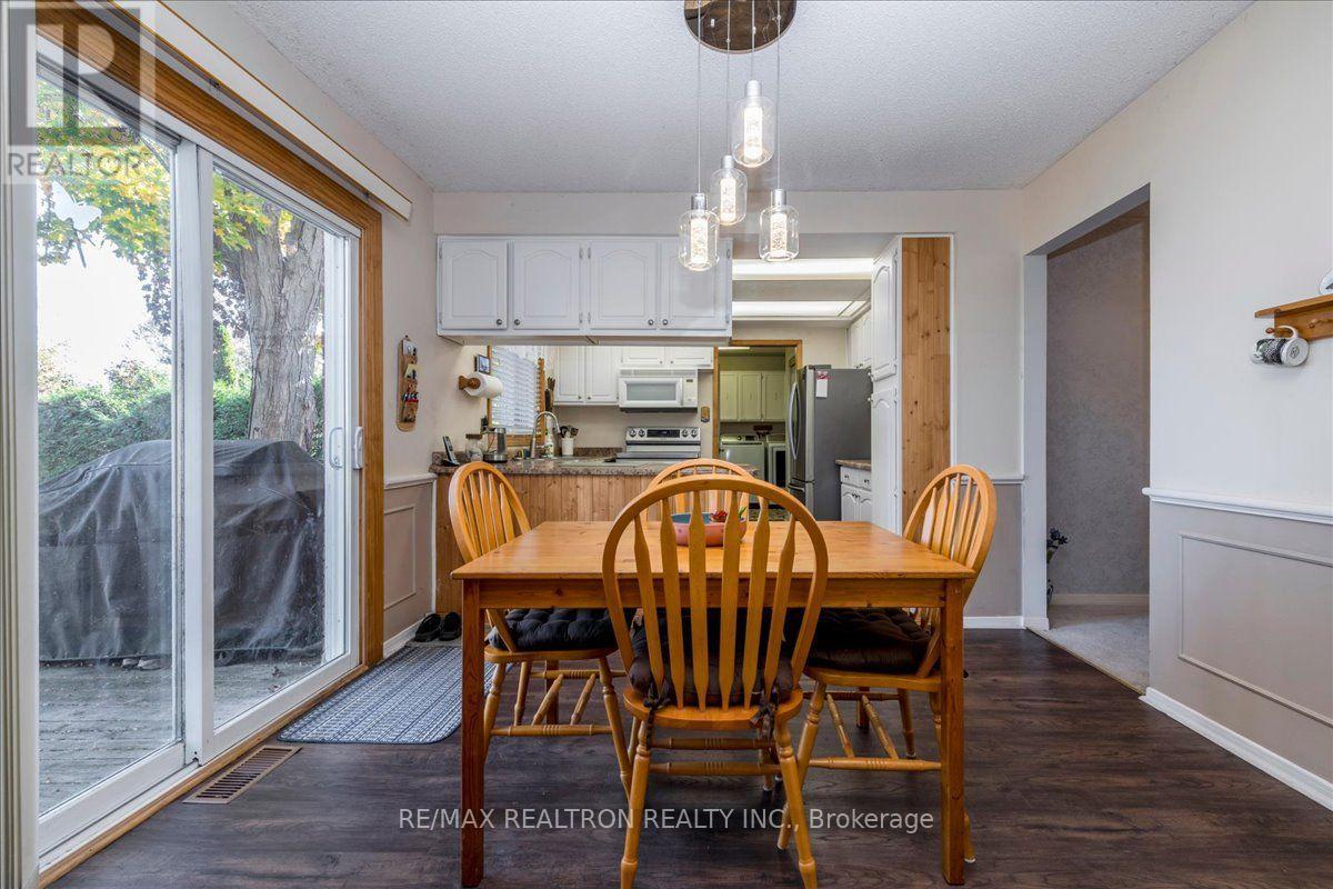 39 Grandview Crescent, Oro-Medonte, Ontario  L0L 2E0 - Photo 7 - S14107794
