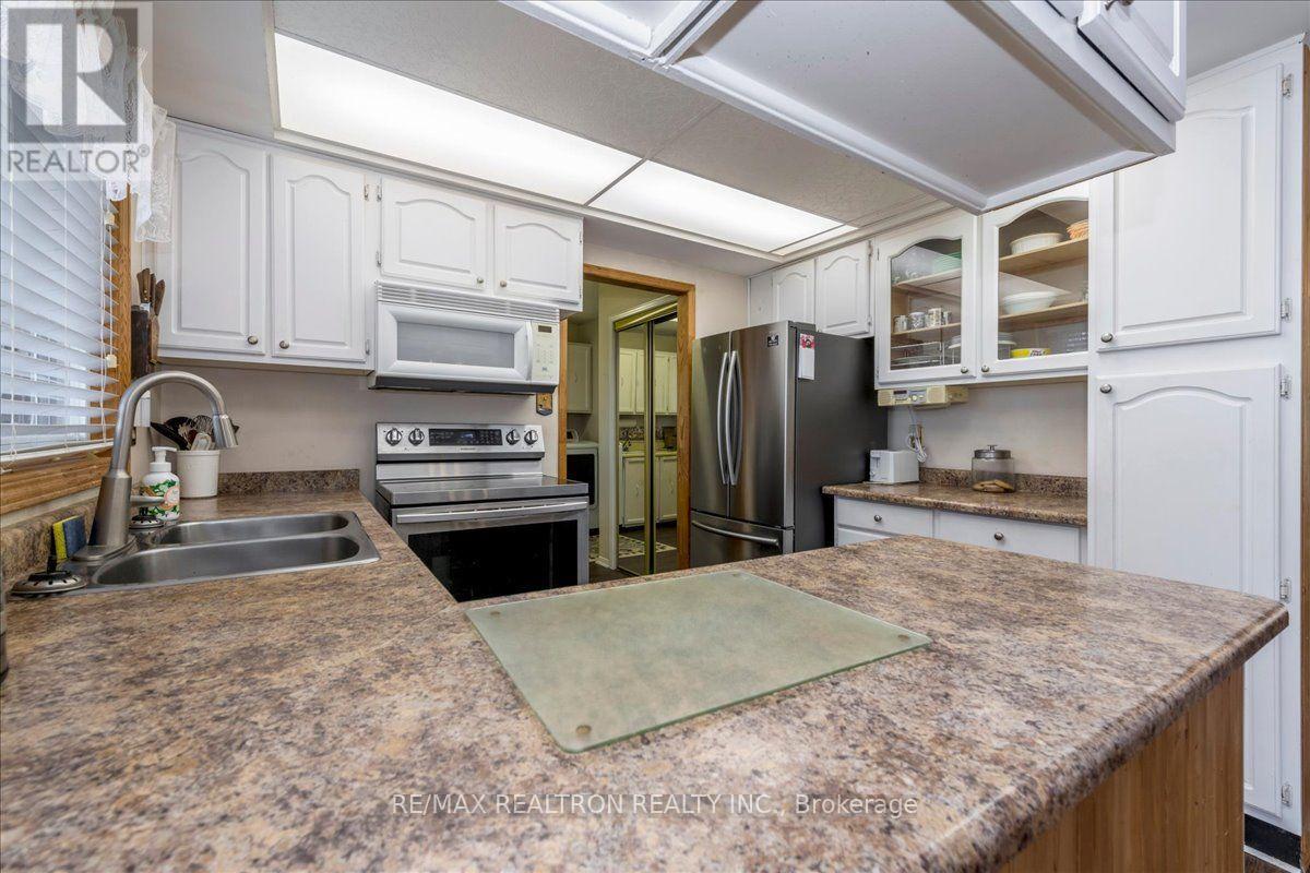 39 Grandview Crescent, Oro-Medonte, Ontario  L0L 2E0 - Photo 9 - S14107794