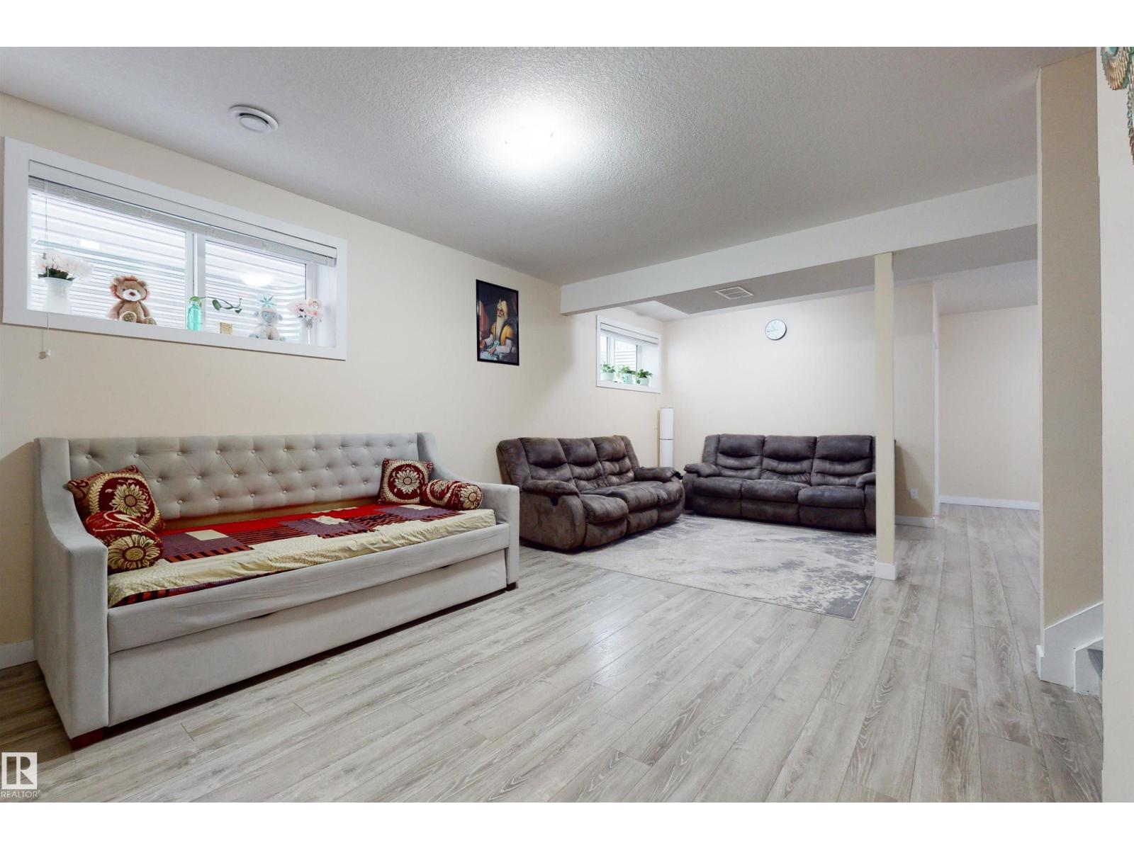 2617 21a AV NW