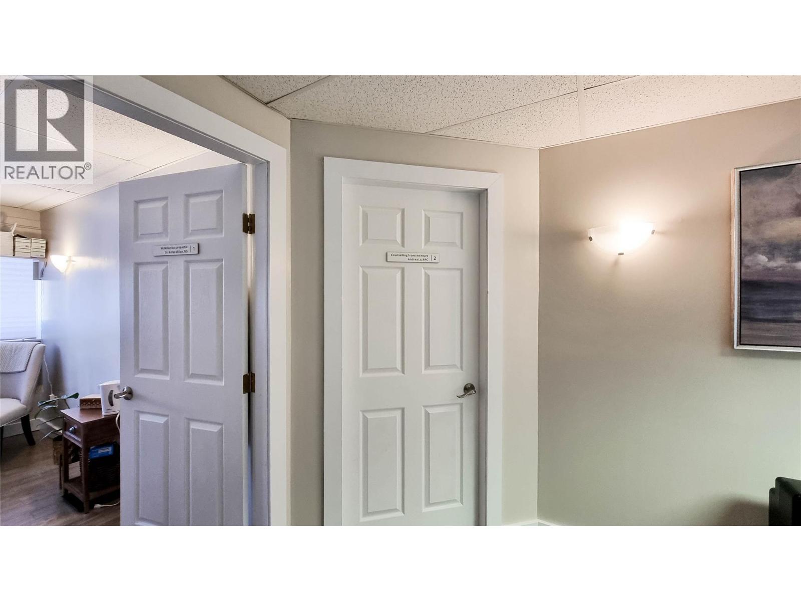 1607 Ellis Street, Kelowna, British Columbia  V1Y 2A8 - Photo 15 - 10404229