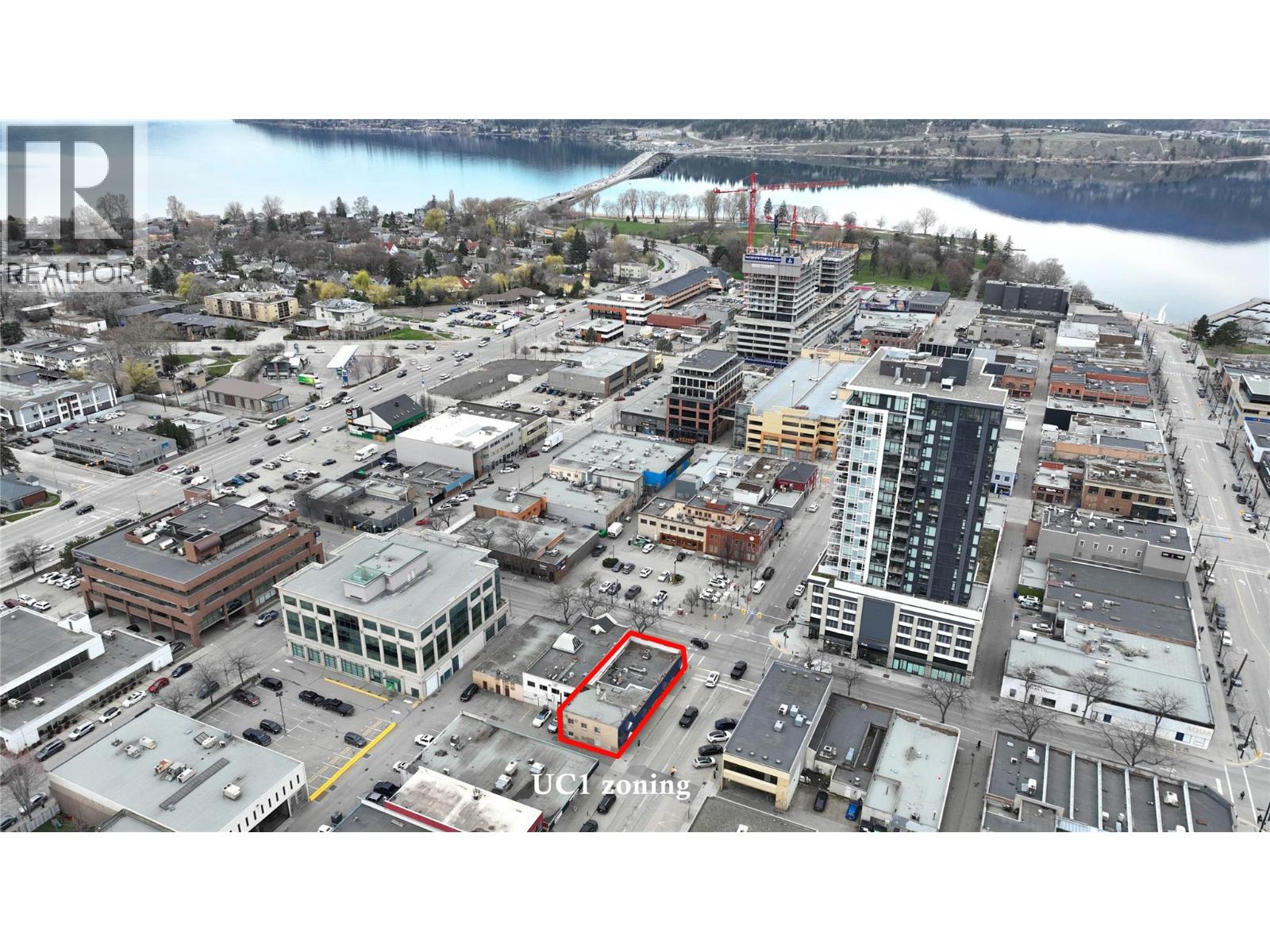 1607 Ellis Street, Kelowna, British Columbia  V1Y 2A8 - Photo 2 - 10404229