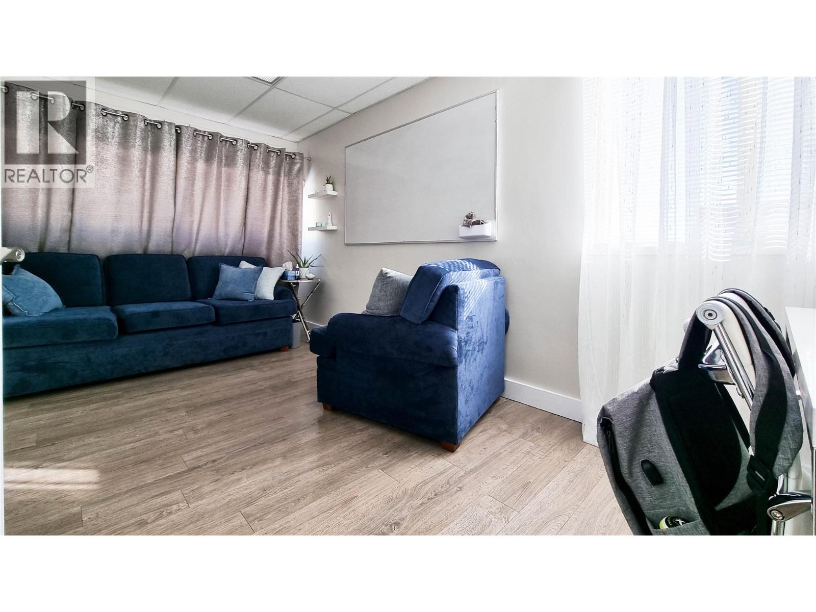 1607 Ellis Street, Kelowna, British Columbia  V1Y 2A8 - Photo 18 - 10404229