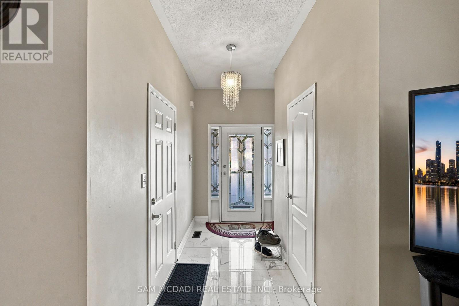 3344 Southwick Street, Mississauga, Ontario  L5M 7L5 - Photo 2 - W14107696
