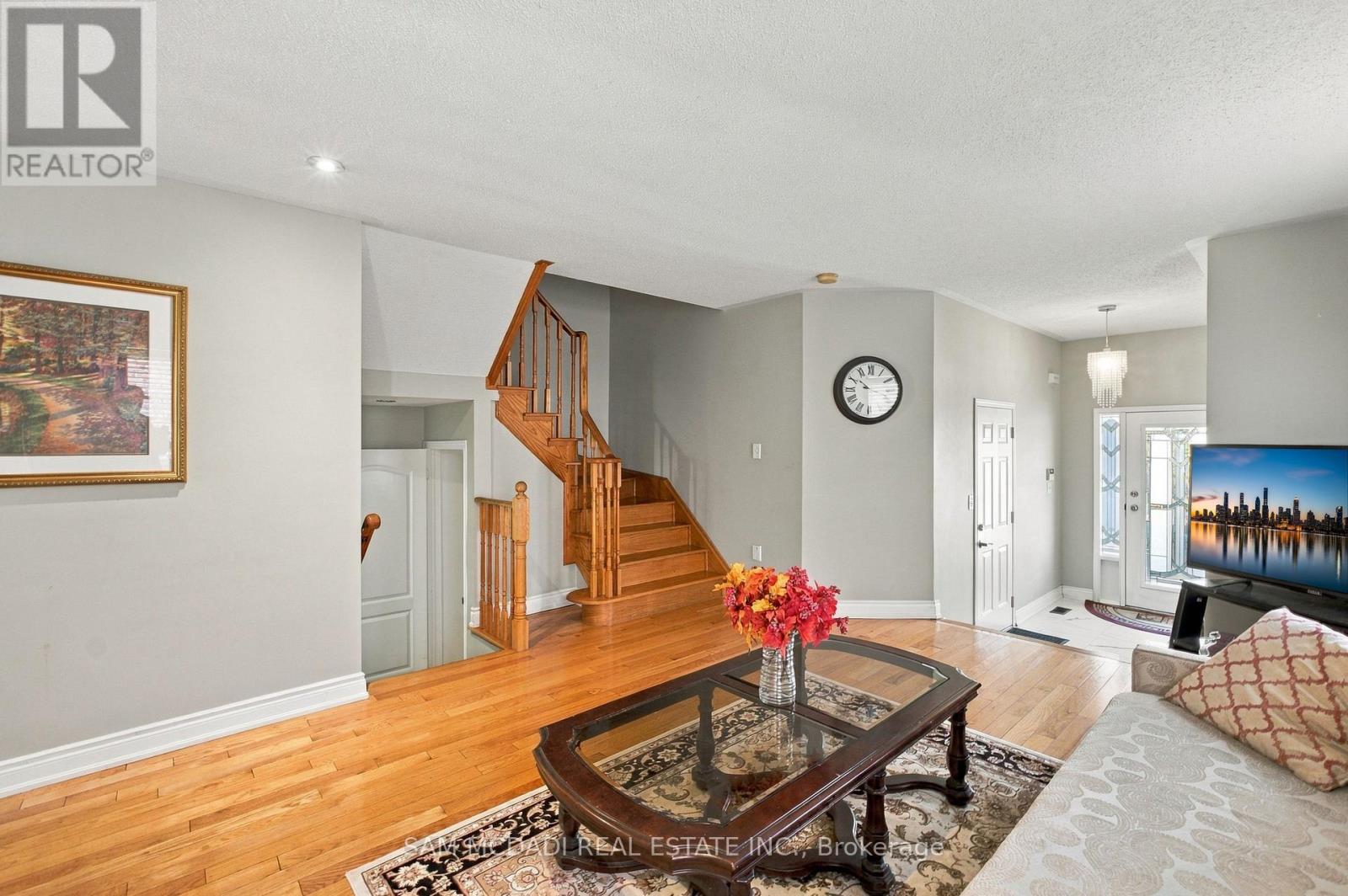 3344 Southwick Street, Mississauga, Ontario  L5M 7L5 - Photo 3 - W14107696