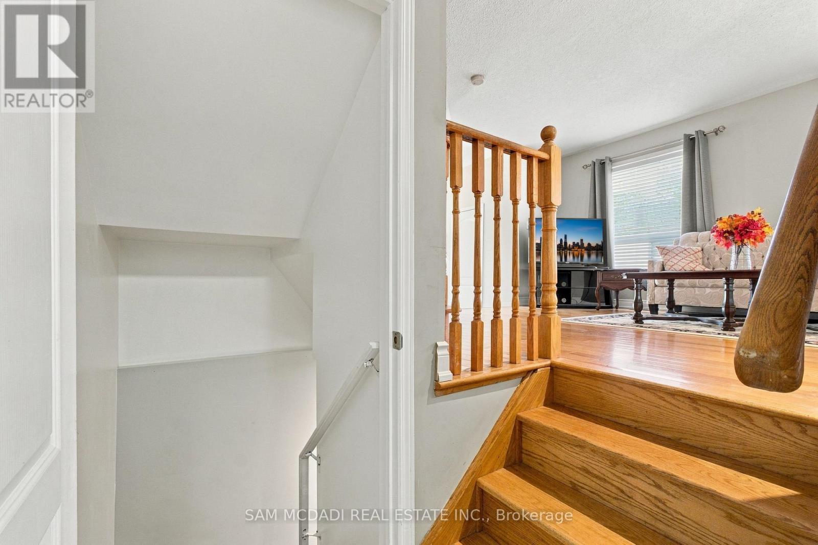 3344 Southwick Street, Mississauga, Ontario  L5M 7L5 - Photo 4 - W14107696