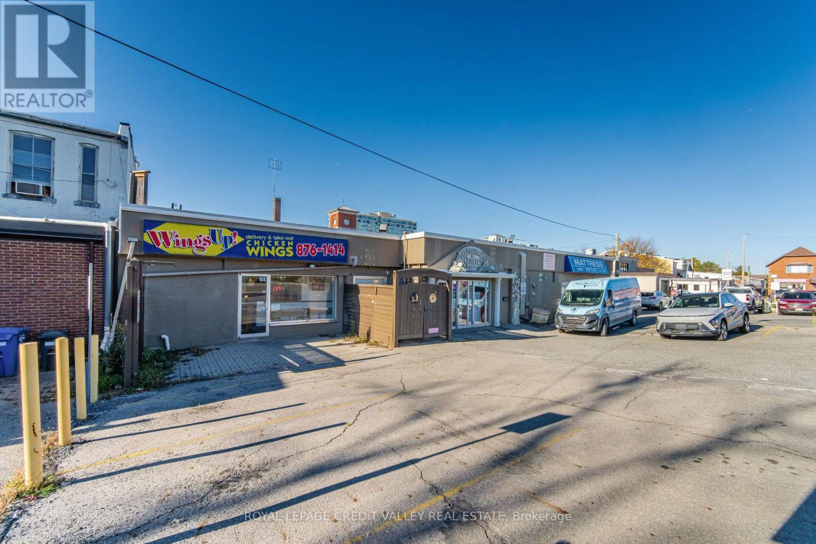 228 Main Street E, Milton, Ontario  L9T 1N9 - Photo 3 - W14107758