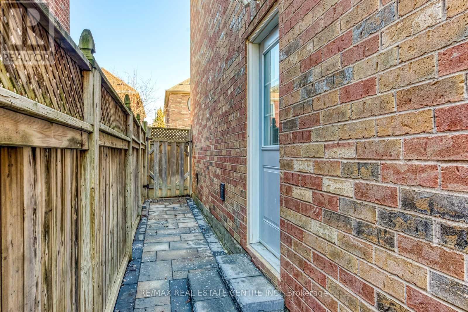 Bsmt - 3560 Stonecutter Crescent S, Mississauga, Ontario  L5M 7N6 - Photo 2 - W14107874