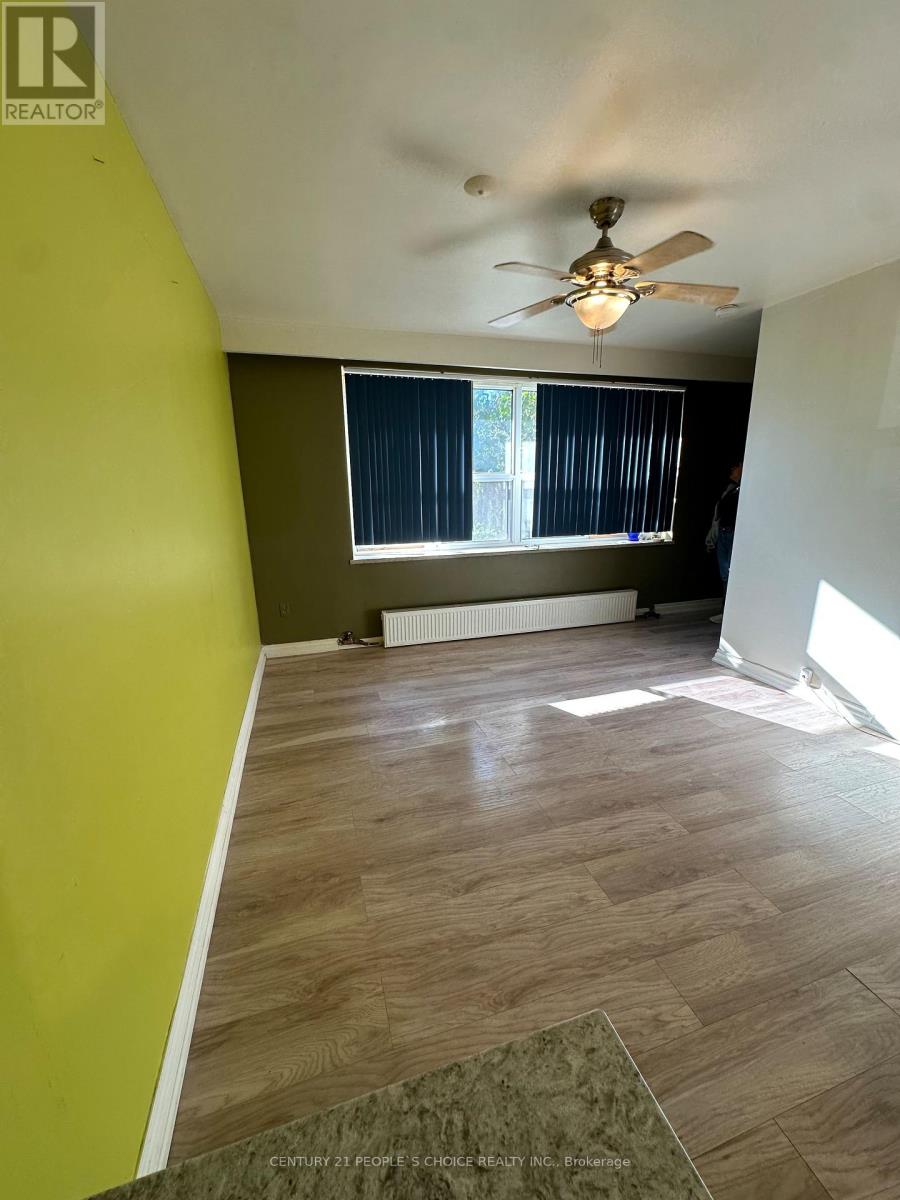 102 - 50 Gulliver Road, Toronto, Ontario  M6M 2N2 - Photo 3 - W14107898