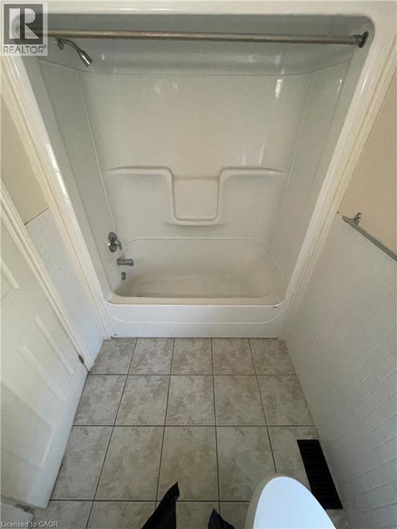 6 Moyer Street Unit# B, Kitchener, Ontario  N2H 2S5 - Photo 7 - 40873378