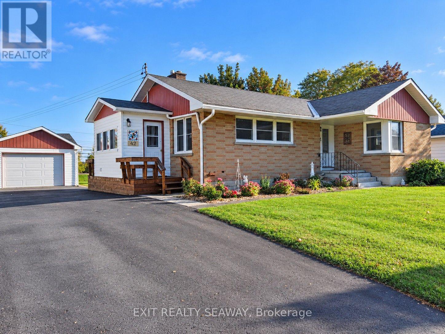 42 SANTA CRUZ DRIVE, South Stormont, Ontario