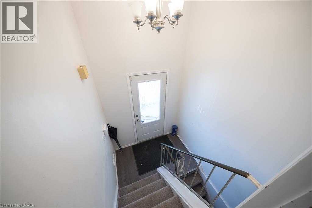 121 Ashgrove Avenue, Brantford, Ontario  N3R 6E8 - Photo 4 - 40872656