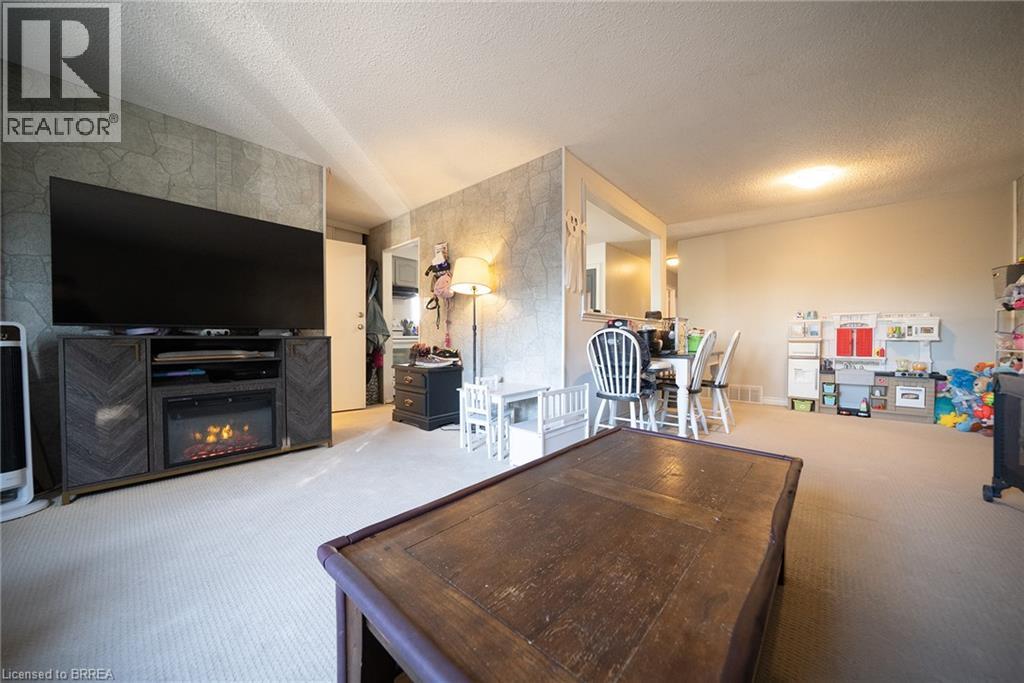 121 Ashgrove Avenue, Brantford, Ontario  N3R 6E8 - Photo 6 - 40872656