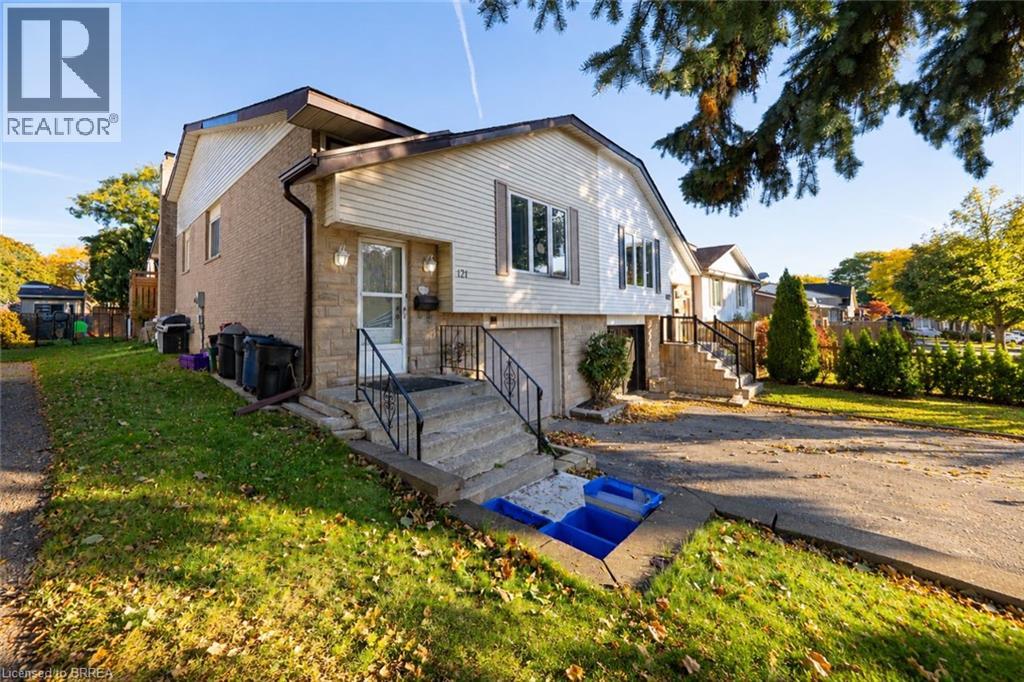 121 Ashgrove Avenue, Brantford, Ontario  N3R 6E8 - Photo 2 - 40872656