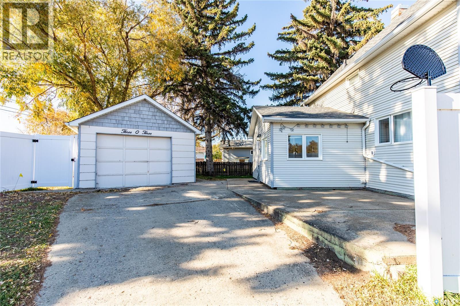 303 Lillooet Street W, Moose Jaw, Saskatchewan  S6H 4Z3 - Photo 41 - SK051748
