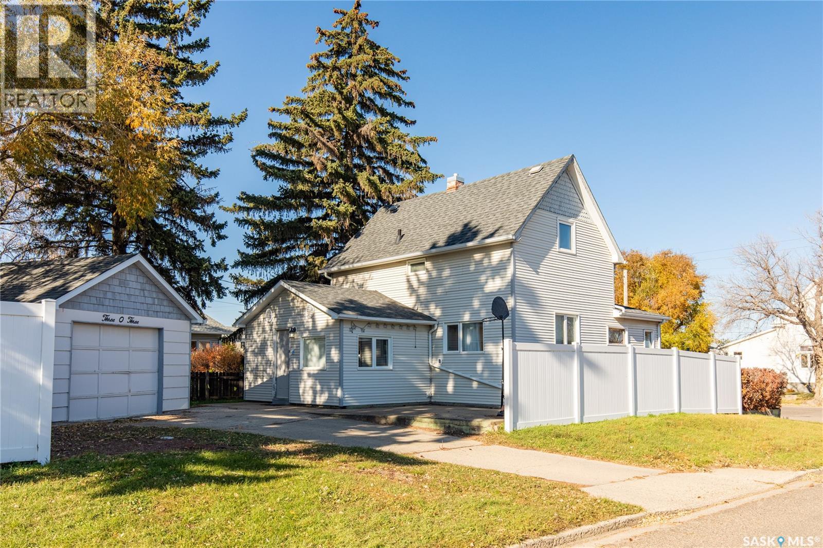 303 Lillooet Street W, Moose Jaw, Saskatchewan  S6H 4Z3 - Photo 40 - SK051748