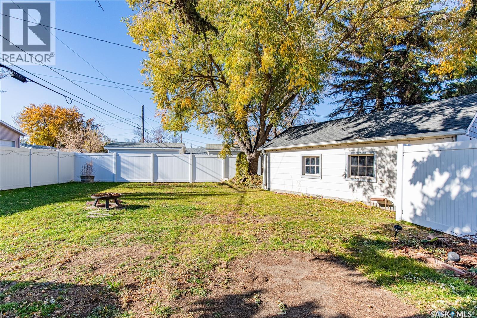 303 Lillooet Street W, Moose Jaw, Saskatchewan  S6H 4Z3 - Photo 49 - SK051748