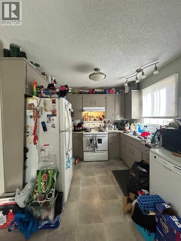 228 &amp; 232 Ross Glen Drive SE