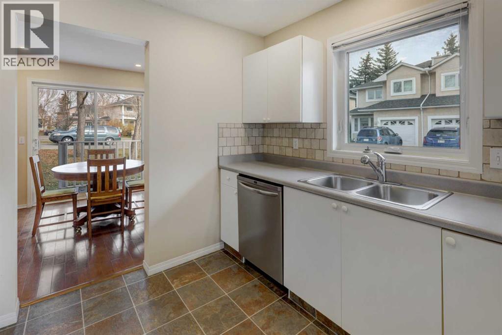 37, 388 Sandarac Drive Nw, Calgary, Alberta T3K 4E3 - Photo 4 - A2353908