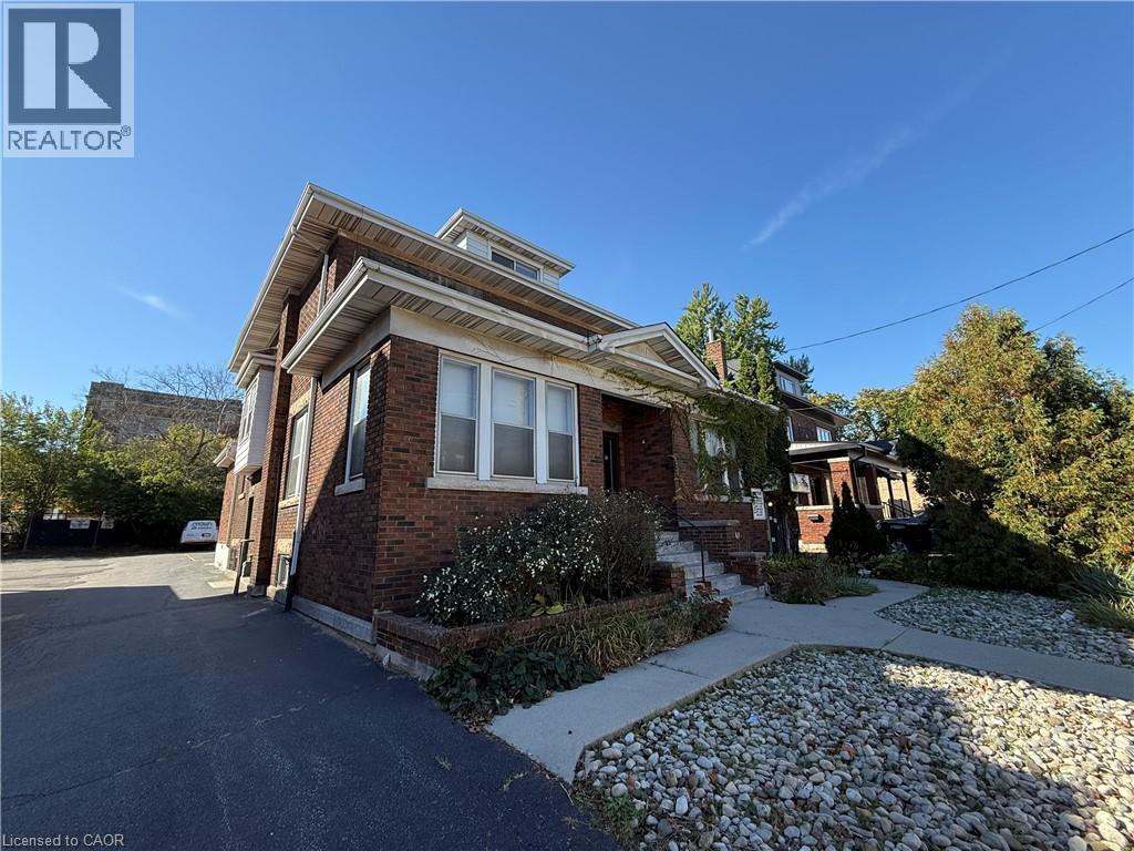 826 Main Street E, Hamilton, Ontario  L8M 1L6 - Photo 1 - 40872826