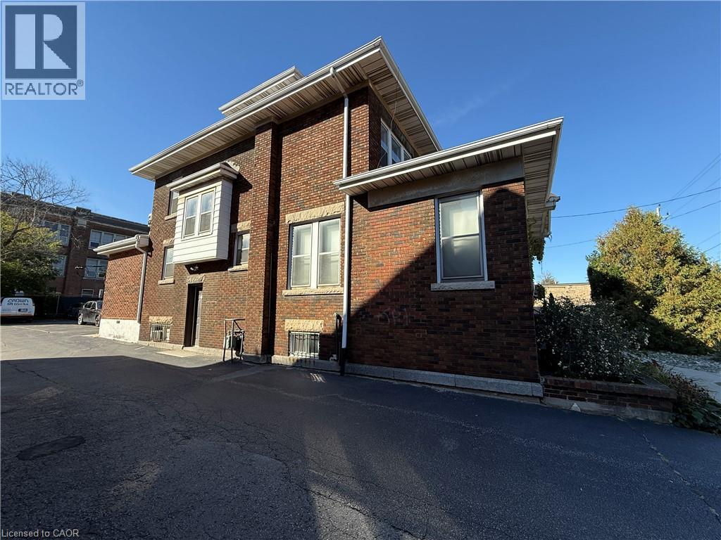 826 Main Street E, Hamilton, Ontario  L8M 1L6 - Photo 2 - 40872826