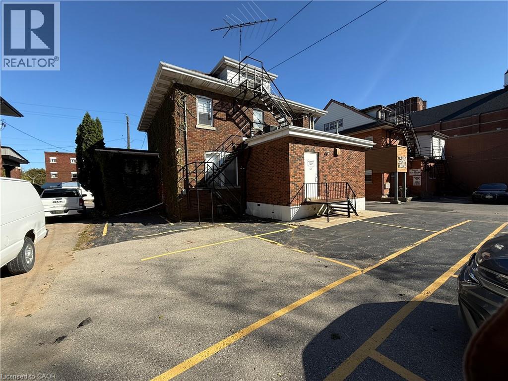 826 Main Street E, Hamilton, Ontario  L8M 1L6 - Photo 3 - 40872822