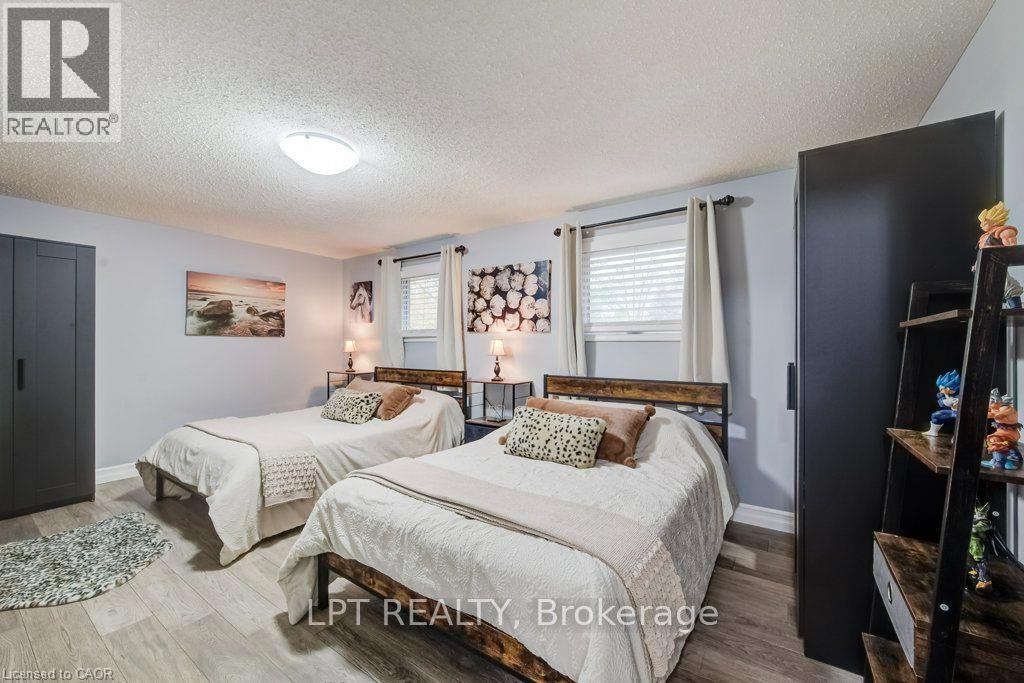 28 E Bridlewood Drive, Guelph, Ontario  N1G 4B2 - Photo 21 - 40873254