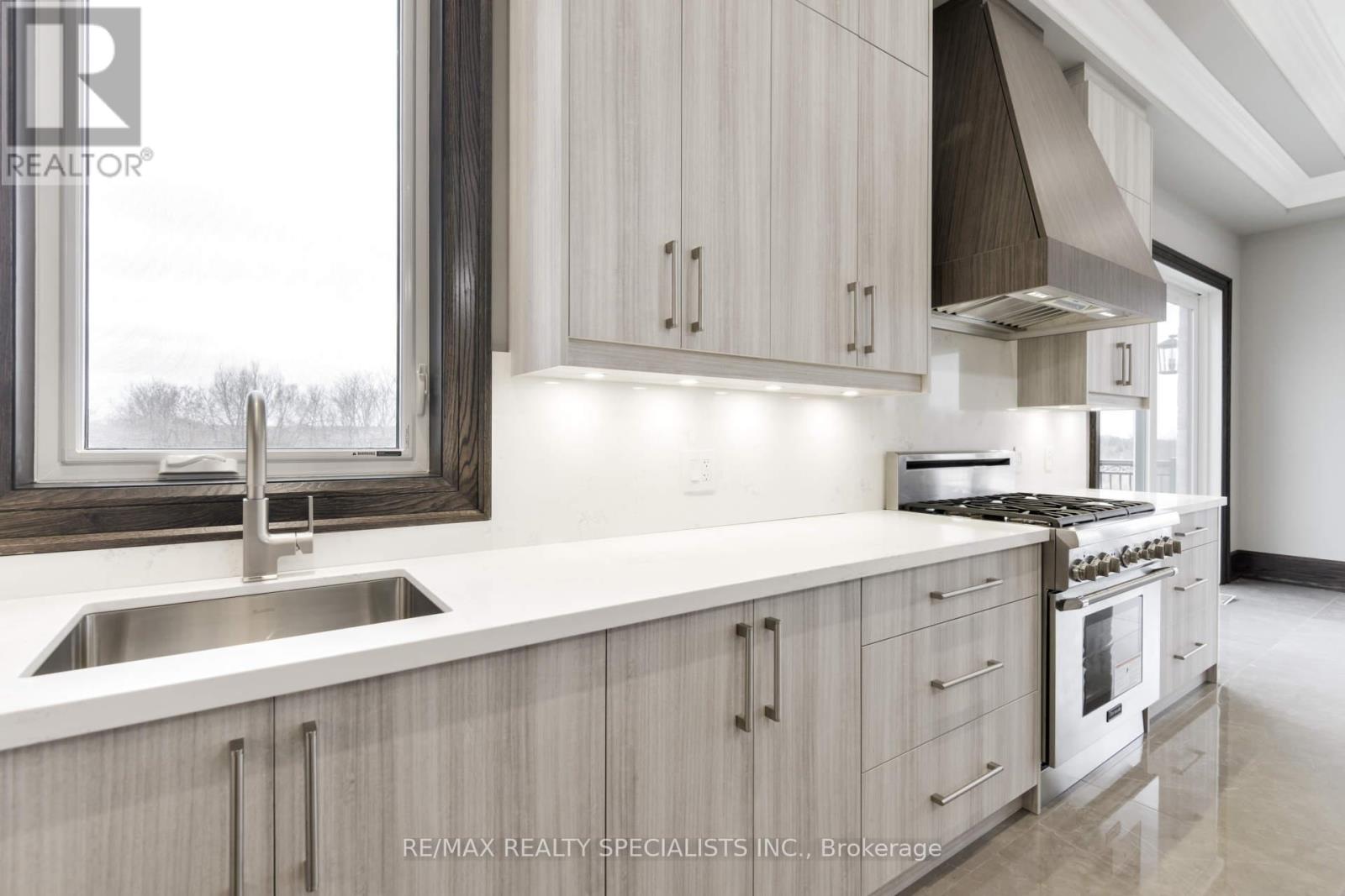 31 Ferrara Drive, Caledon, Ontario  L7E 4L5 - Photo 12 - W13864284