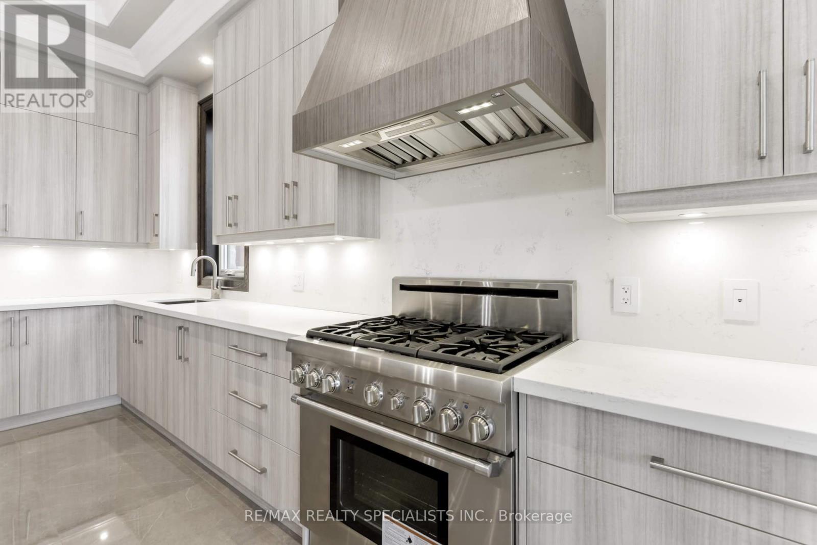31 Ferrara Drive, Caledon, Ontario  L7E 4L5 - Photo 11 - W13864284
