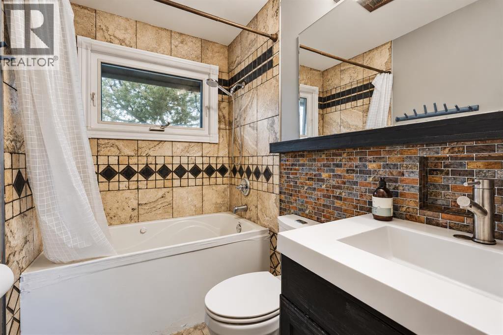 4832 Worcester Drive Sw, Calgary, Alberta  T3C 3L6 - Photo 17 - A2353778