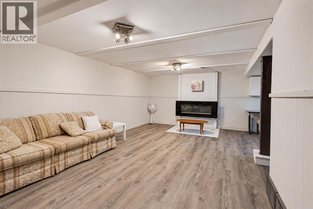 4832 Worcester Drive Sw, Calgary, Alberta  T3C 3L6 - Photo 18 - A2353778