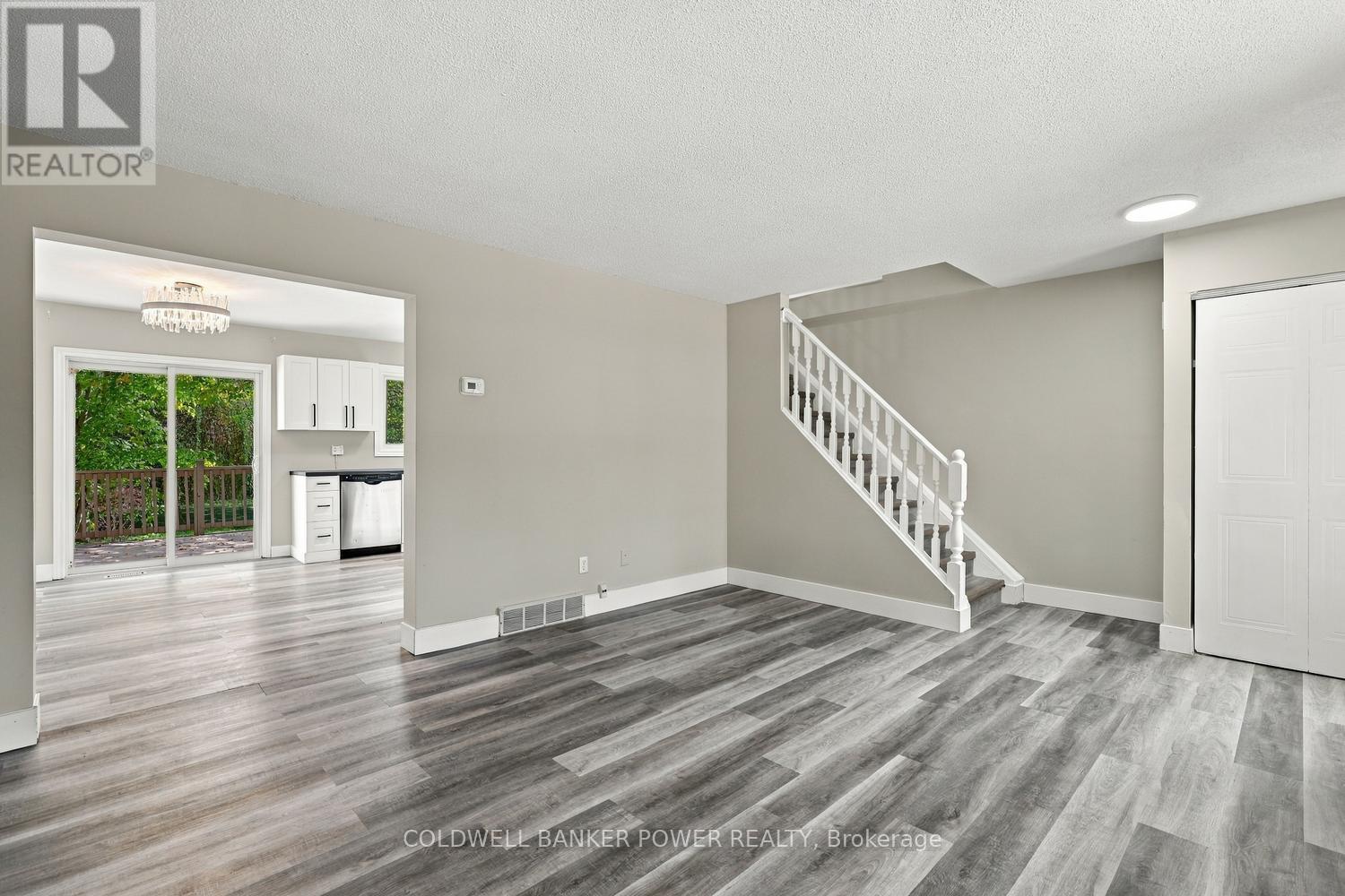 1074 Blanchard Road, London North (North I), Ontario  N6G 4A2 - Photo 5 - X14107984