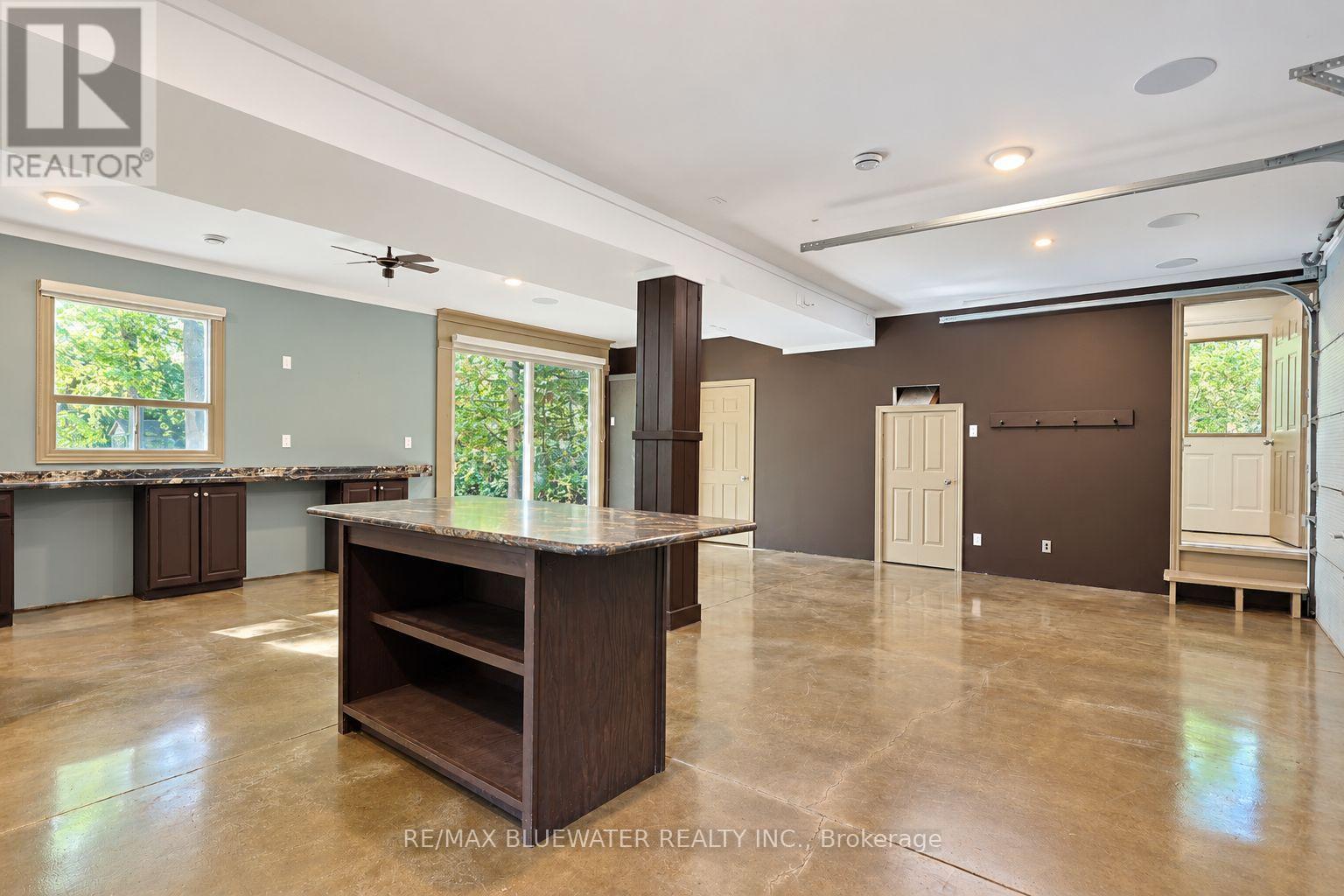10138 Edmonds Boulevard, Lambton Shores, Ontario  N0M 1T0 - Photo 25 - X14108012