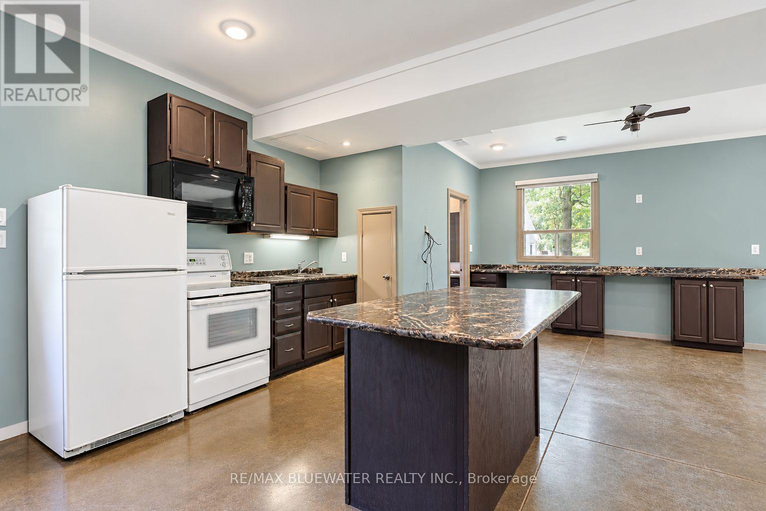 10138 Edmonds Boulevard, Lambton Shores, Ontario  N0M 1T0 - Photo 29 - X14108012