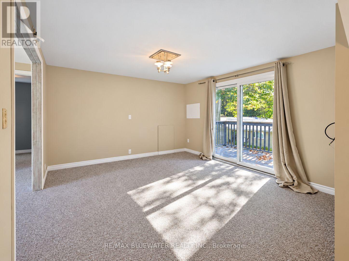 10138 Edmonds Boulevard, Lambton Shores, Ontario  N0M 1T0 - Photo 33 - X14108012