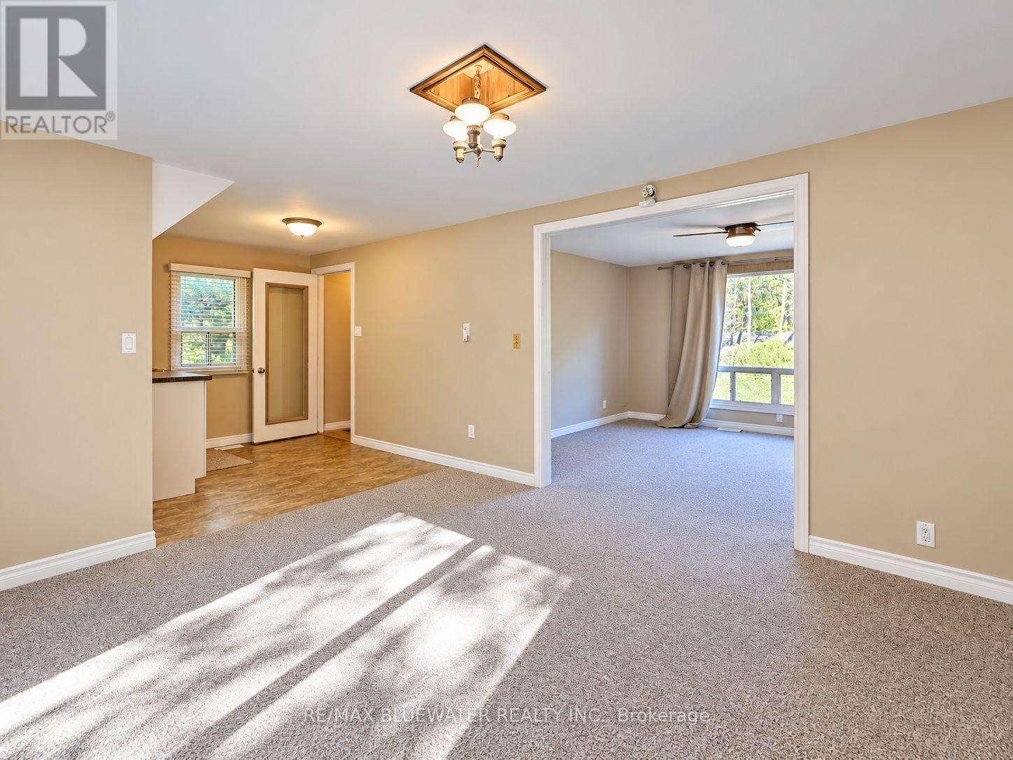 10138 Edmonds Boulevard, Lambton Shores, Ontario  N0M 1T0 - Photo 34 - X14108012