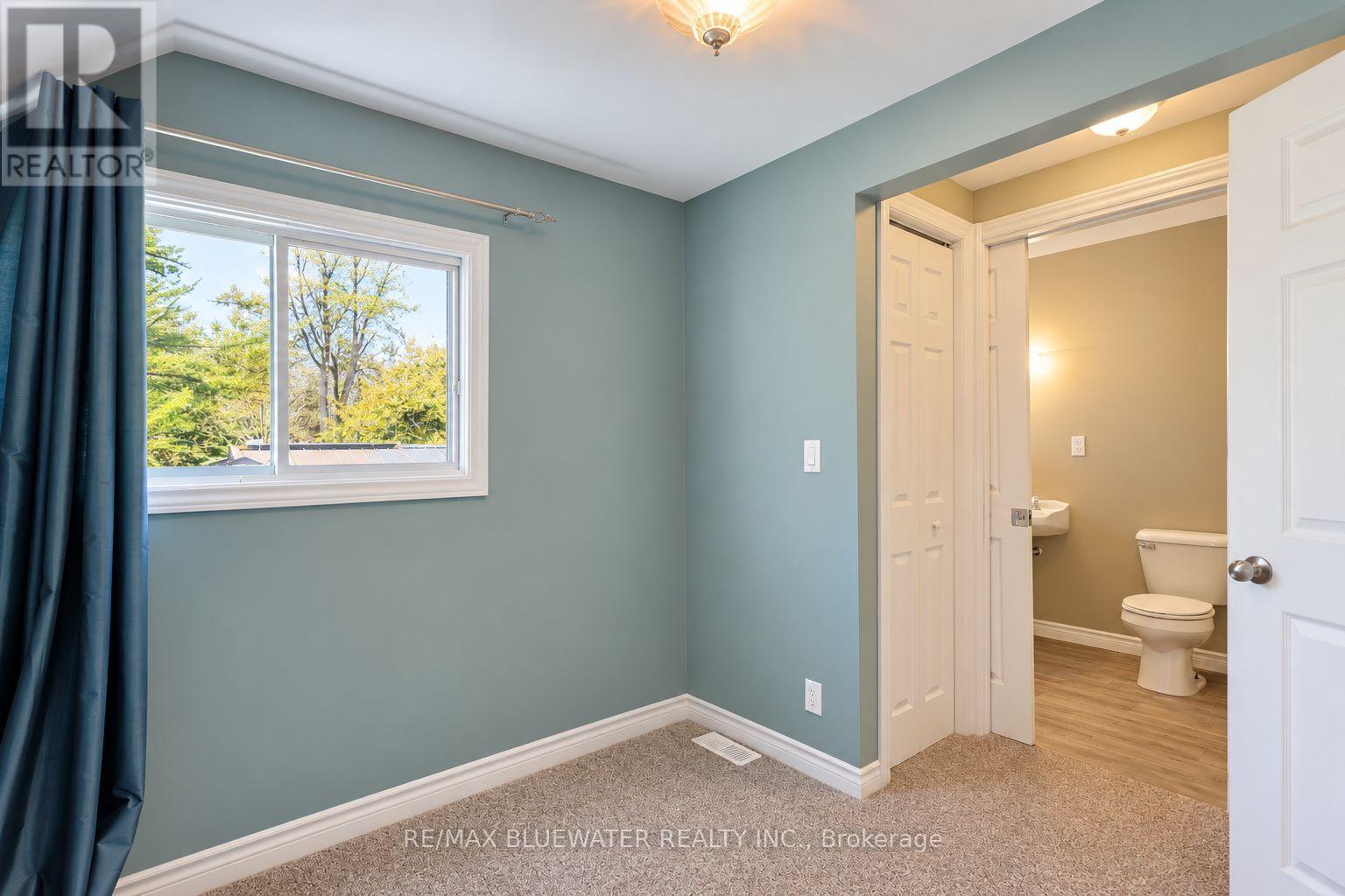 10138 Edmonds Boulevard, Lambton Shores, Ontario  N0M 1T0 - Photo 37 - X14108012