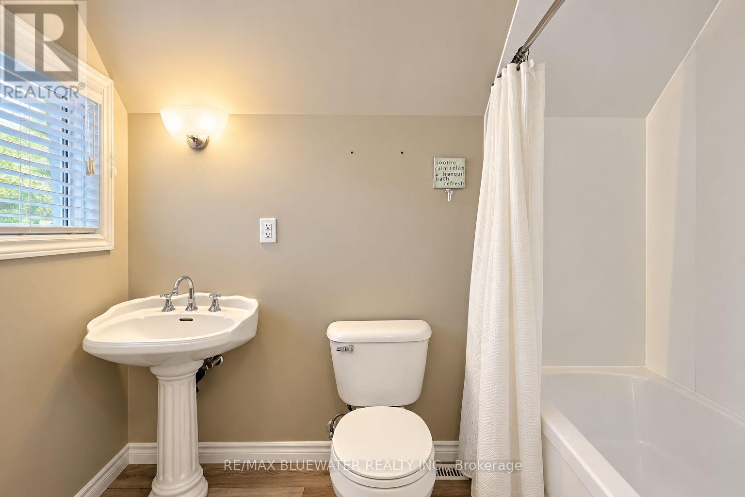 10138 Edmonds Boulevard, Lambton Shores, Ontario  N0M 1T0 - Photo 39 - X14108012