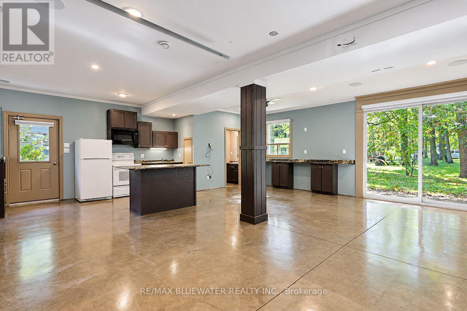 10138 Edmonds Boulevard, Lambton Shores, Ontario  N0M 1T0 - Photo 4 - X14108012