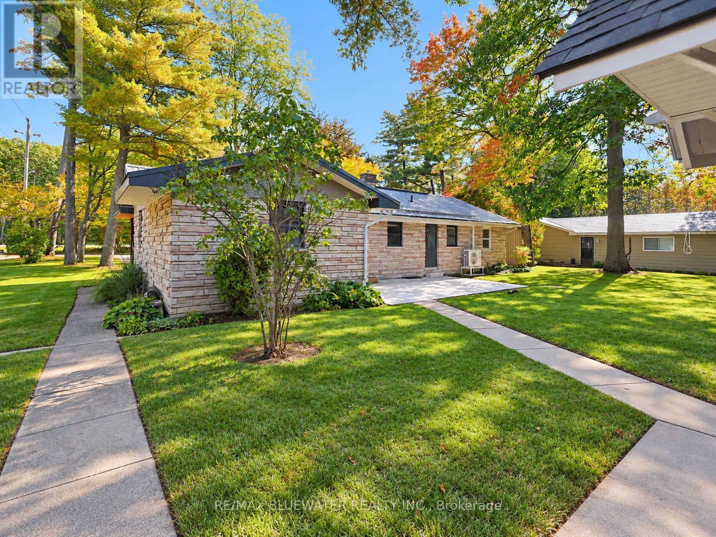 10138 Edmonds Boulevard, Lambton Shores, Ontario  N0M 1T0 - Photo 41 - X14108012