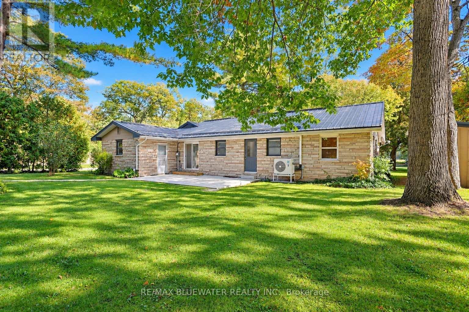 10138 Edmonds Boulevard, Lambton Shores, Ontario  N0M 1T0 - Photo 43 - X14108012