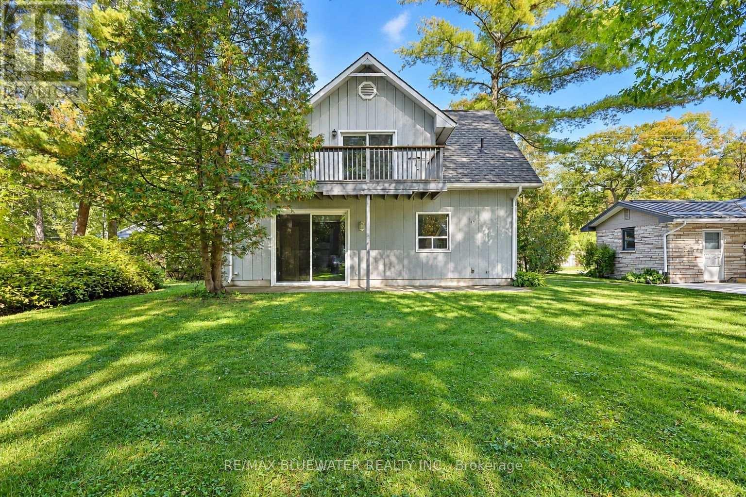 10138 Edmonds Boulevard, Lambton Shores, Ontario  N0M 1T0 - Photo 44 - X14108012