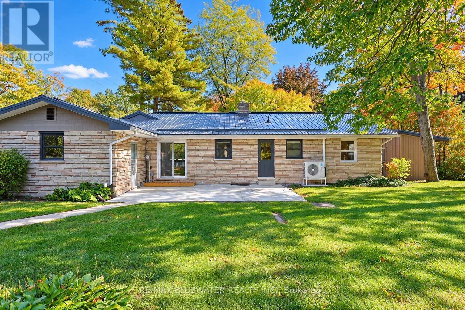 10138 Edmonds Boulevard, Lambton Shores, Ontario  N0M 1T0 - Photo 47 - X14108012