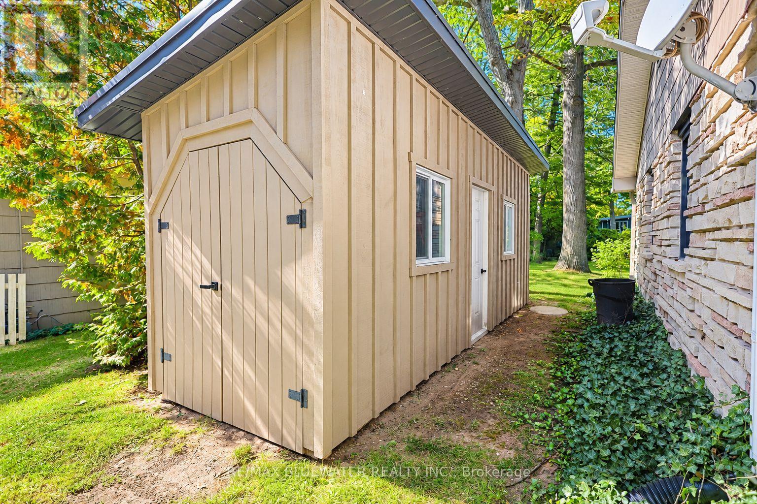 10138 Edmonds Boulevard, Lambton Shores, Ontario  N0M 1T0 - Photo 48 - X14108012