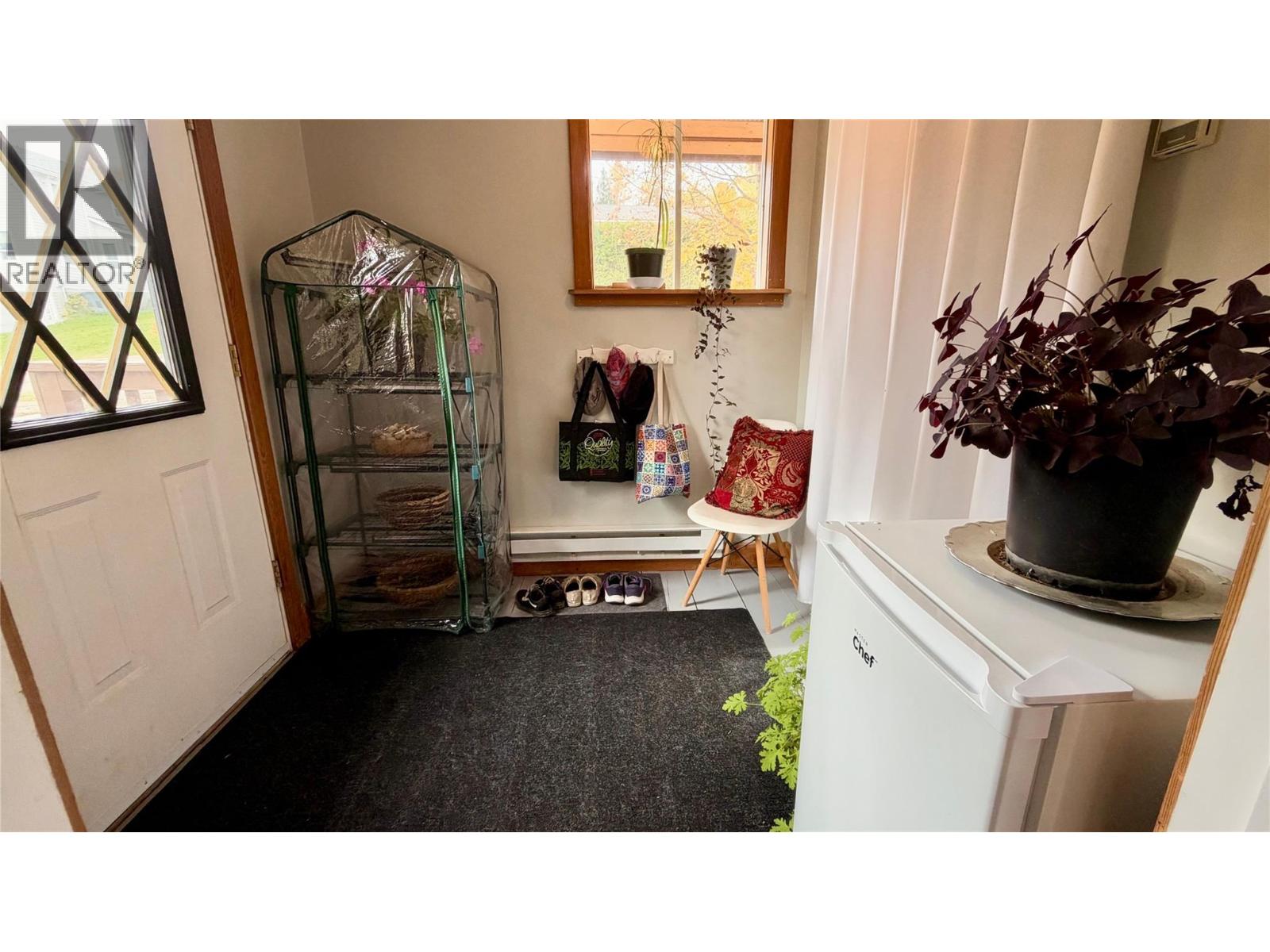 1380 Queen Street, Rossland, British Columbia  V0G 1Y0 - Photo 11 - 10403936