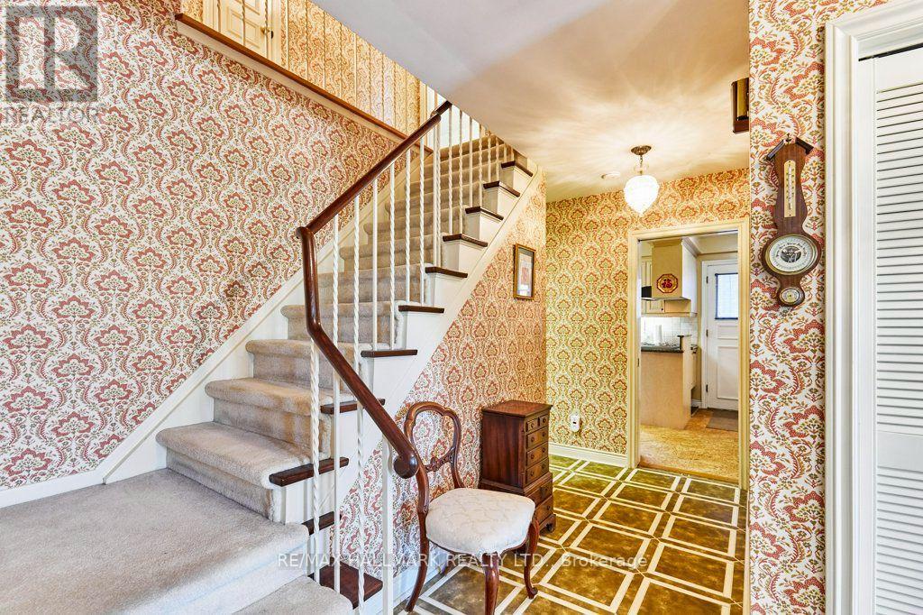 11 Feldbar Court, Toronto, Ontario  M2N 4P7 - Photo 5 - C14107988