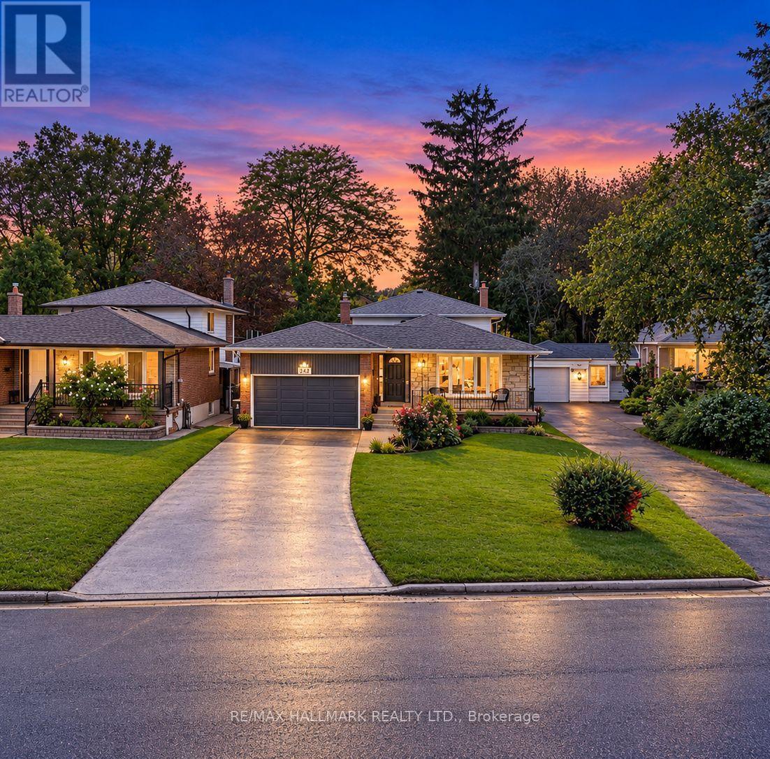 242 BEECHGROVE DRIVE, Toronto, Ontario