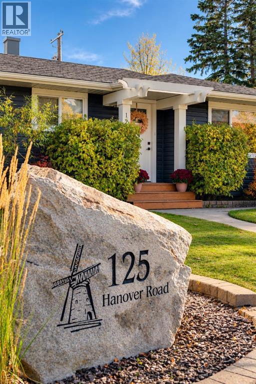 125 Hanover Road SW, Calgary, Alberta T2V 3J6 - Photo 2 - A2353774