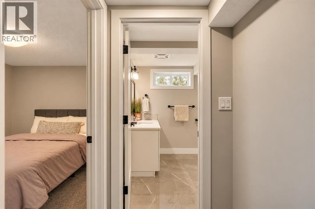 125 Hanover Road SW, Calgary, Alberta T2V 3J6 - Photo 36 - A2353774