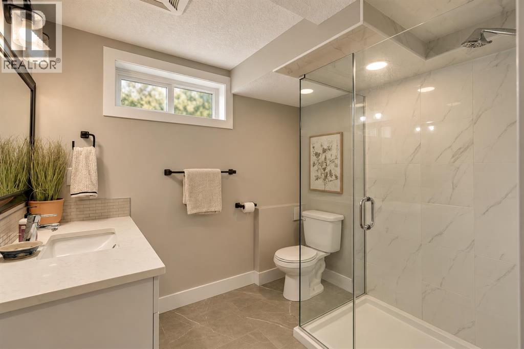 125 Hanover Road SW, Calgary, Alberta T2V 3J6 - Photo 39 - A2353774