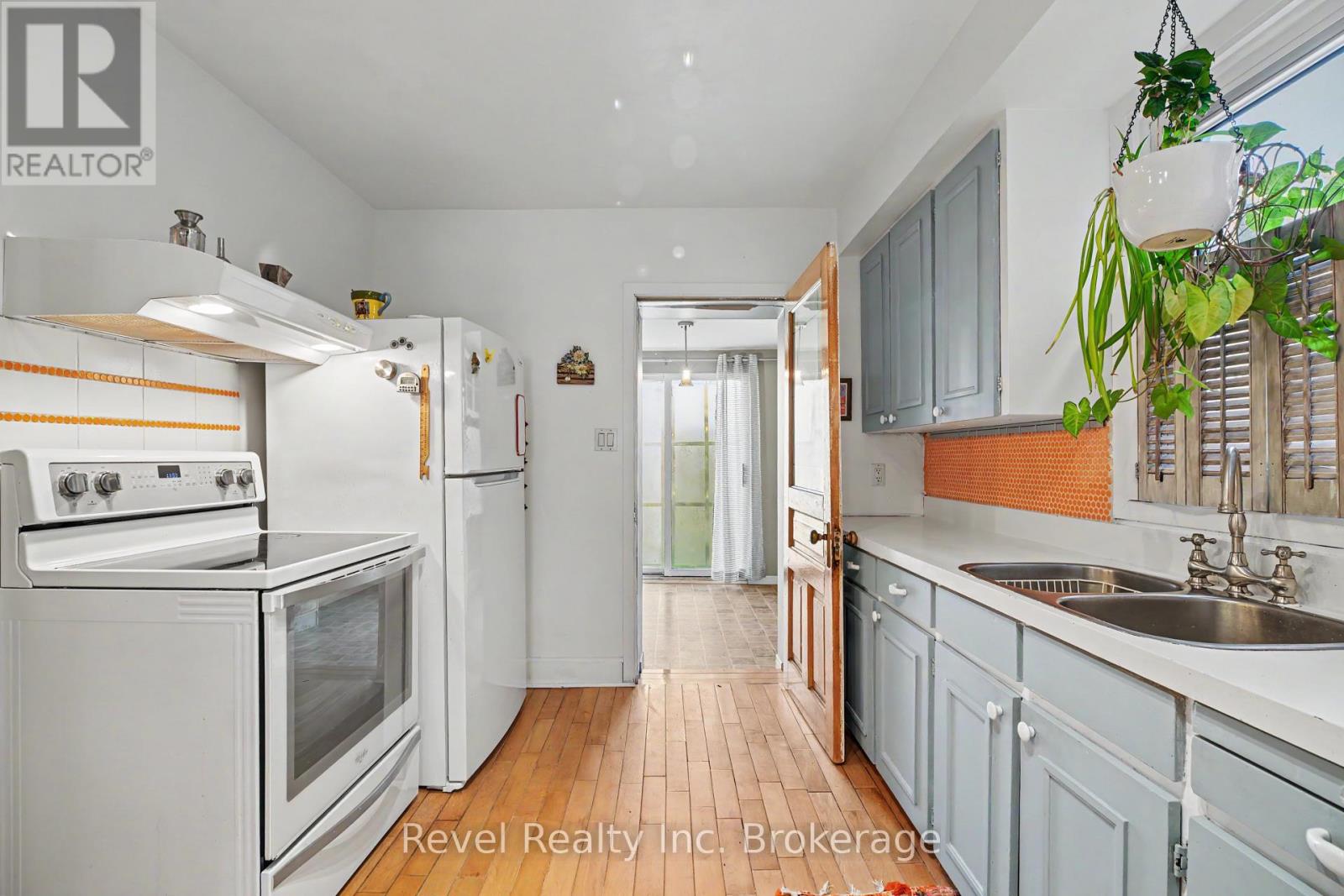220 First Avenue E, North Bay, Ontario  P1B 1J8 - Photo 13 - X14108050